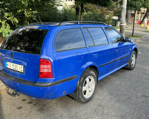 Синий Шкода Октавия, объемом двигателя 1.6 л и пробегом 251 тыс. км за 4500 $, фото 2 на Automoto.ua