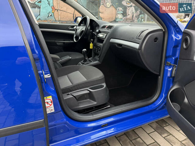 Синий Шкода Октавия, объемом двигателя 0 л и пробегом 235 тыс. км за 6500 $, фото 18 на Automoto.ua