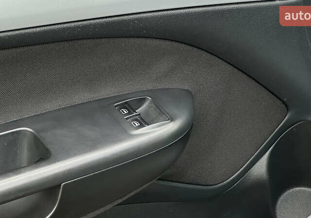 Синій Шкода Октавія, об'ємом двигуна 1.6 л та пробігом 212 тис. км за 6250 $, фото 47 на Automoto.ua