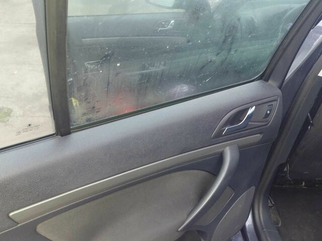 Синий Шкода Октавия, объемом двигателя 2 л и пробегом 319 тыс. км за 3600 $, фото 7 на Automoto.ua