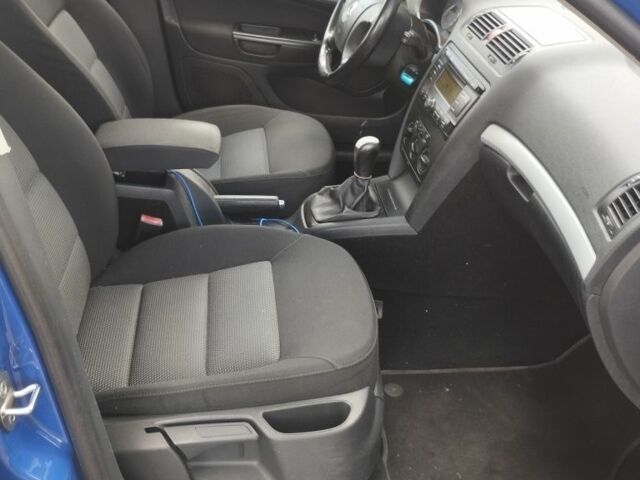 Синий Шкода Октавия, объемом двигателя 1.6 л и пробегом 220 тыс. км за 5800 $, фото 17 на Automoto.ua