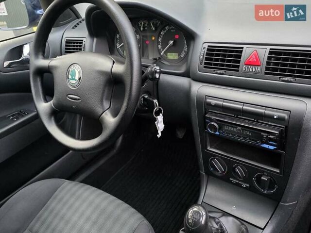 Синий Шкода Октавия, объемом двигателя 1.6 л и пробегом 205 тыс. км за 4999 $, фото 30 на Automoto.ua