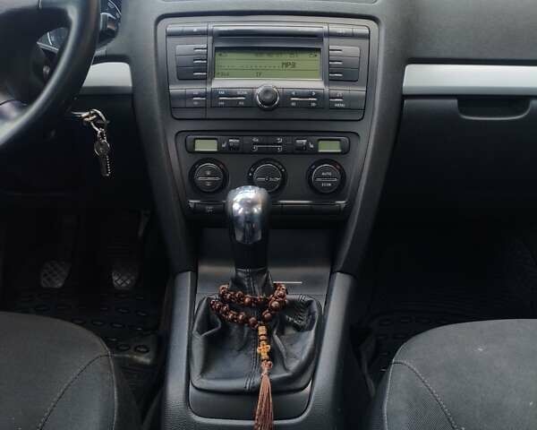 Синій Шкода Октавія, об'ємом двигуна 1.6 л та пробігом 262 тис. км за 5999 $, фото 10 на Automoto.ua