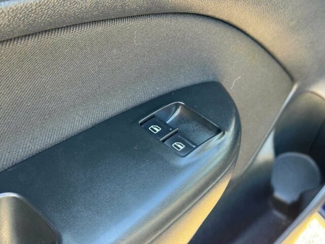 Синий Шкода Октавия, объемом двигателя 1.6 л и пробегом 202 тыс. км за 6240 $, фото 17 на Automoto.ua