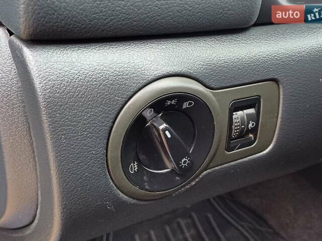 Синий Шкода Октавия, объемом двигателя 1.6 л и пробегом 237 тыс. км за 5250 $, фото 43 на Automoto.ua