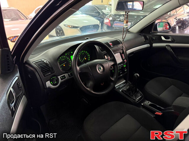 Синий Шкода Октавия, объемом двигателя 1.6 л и пробегом 190 тыс. км за 5900 $, фото 9 на Automoto.ua