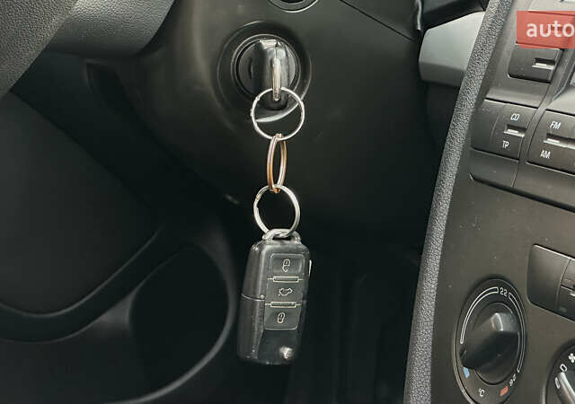 Синій Шкода Октавія, об'ємом двигуна 1.6 л та пробігом 212 тис. км за 6250 $, фото 75 на Automoto.ua