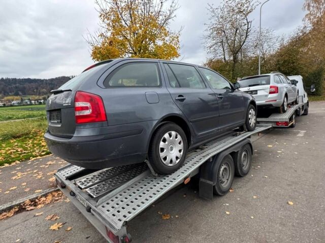 Синий Шкода Октавия, объемом двигателя 2 л и пробегом 319 тыс. км за 3600 $, фото 1 на Automoto.ua