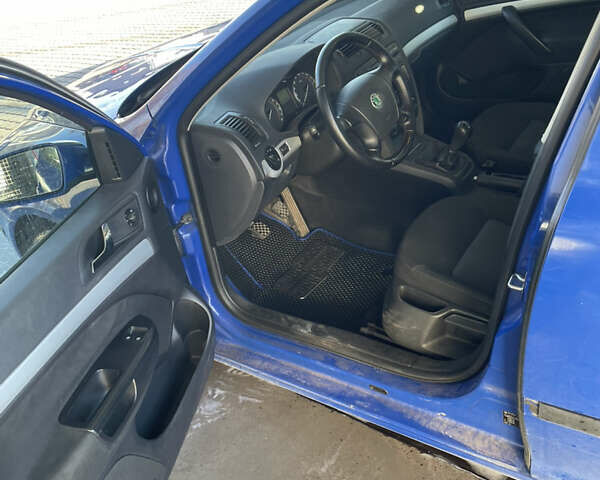 Синій Шкода Октавія, об'ємом двигуна 1.6 л та пробігом 350 тис. км за 4200 $, фото 11 на Automoto.ua
