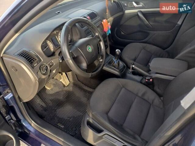 Синій Шкода Октавія, об'ємом двигуна 1.6 л та пробігом 285 тис. км за 7199 $, фото 5 на Automoto.ua