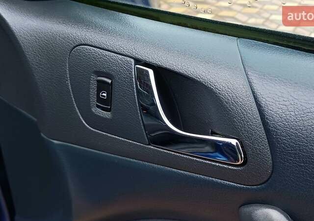 Синий Шкода Октавия, объемом двигателя 1.6 л и пробегом 237 тыс. км за 5250 $, фото 52 на Automoto.ua