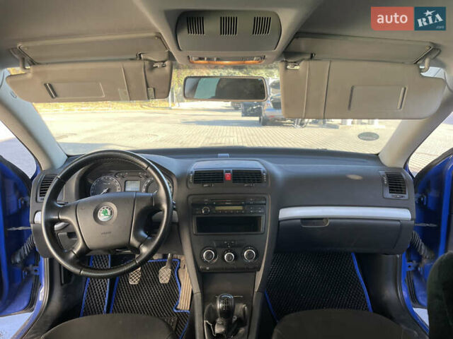 Синій Шкода Октавія, об'ємом двигуна 1.6 л та пробігом 350 тис. км за 4200 $, фото 10 на Automoto.ua