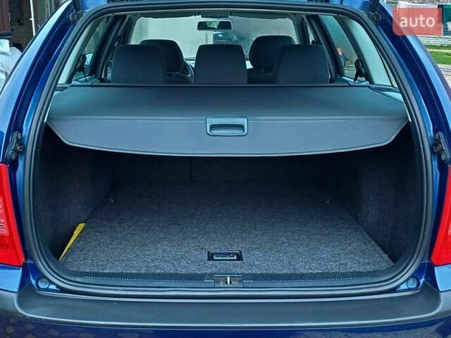 Синий Шкода Октавия, объемом двигателя 1.6 л и пробегом 237 тыс. км за 5250 $, фото 63 на Automoto.ua