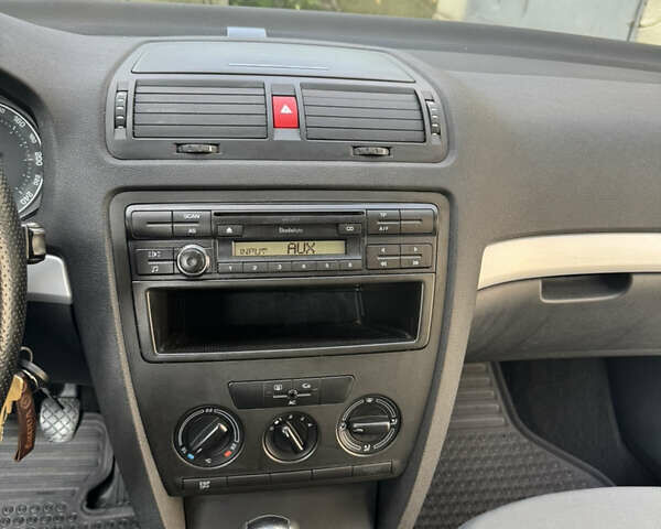 Синій Шкода Октавія, об'ємом двигуна 1.97 л та пробігом 372 тис. км за 6400 $, фото 37 на Automoto.ua