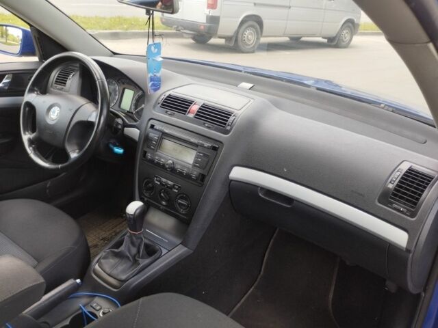 Синий Шкода Октавия, объемом двигателя 1.6 л и пробегом 220 тыс. км за 5800 $, фото 18 на Automoto.ua