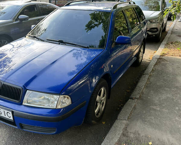 Синий Шкода Октавия, объемом двигателя 1.6 л и пробегом 251 тыс. км за 4500 $, фото 3 на Automoto.ua