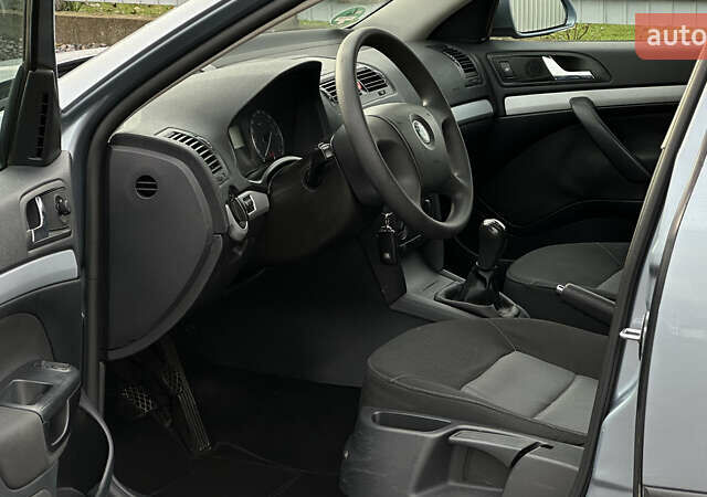 Синій Шкода Октавія, об'ємом двигуна 1.6 л та пробігом 212 тис. км за 6250 $, фото 45 на Automoto.ua