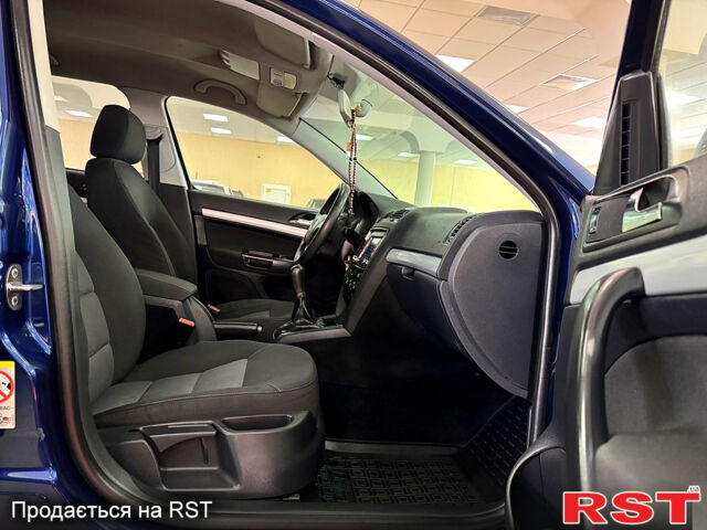 Синий Шкода Октавия, объемом двигателя 1.6 л и пробегом 190 тыс. км за 5900 $, фото 7 на Automoto.ua