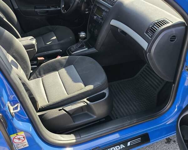 Синій Шкода Октавія, об'ємом двигуна 1.6 л та пробігом 230 тис. км за 4999 $, фото 12 на Automoto.ua