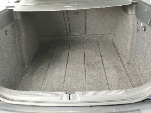 Синий Шкода Октавия, объемом двигателя 1.6 л и пробегом 220 тыс. км за 5800 $, фото 11 на Automoto.ua