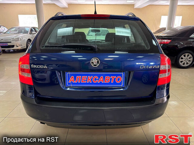 Синий Шкода Октавия, объемом двигателя 1.6 л и пробегом 190 тыс. км за 5900 $, фото 4 на Automoto.ua