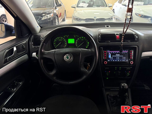 Синий Шкода Октавия, объемом двигателя 1.6 л и пробегом 190 тыс. км за 5900 $, фото 12 на Automoto.ua