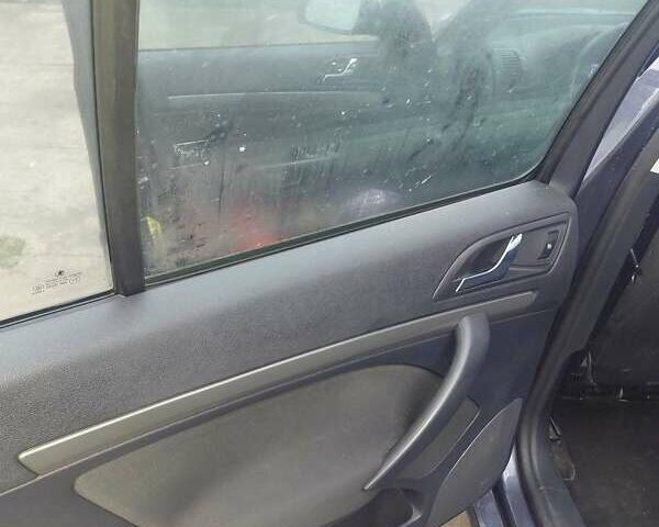 Синий Шкода Октавия, объемом двигателя 2 л и пробегом 319 тыс. км за 3600 $, фото 6 на Automoto.ua