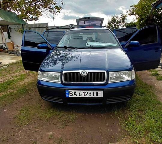 Синій Шкода Октавія, об'ємом двигуна 1.6 л та пробігом 240 тис. км за 5000 $, фото 9 на Automoto.ua