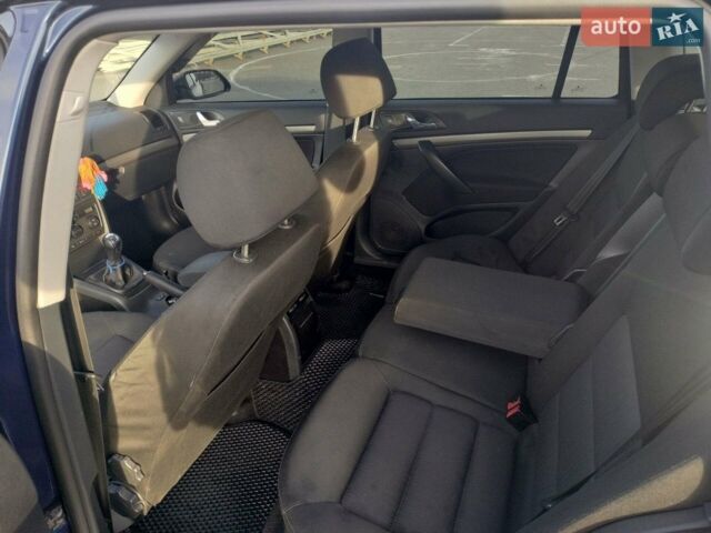 Синий Шкода Октавия, объемом двигателя 1.6 л и пробегом 295 тыс. км за 6499 $, фото 3 на Automoto.ua