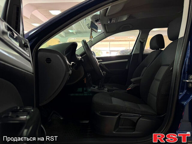 Синий Шкода Октавия, объемом двигателя 1.6 л и пробегом 190 тыс. км за 5900 $, фото 10 на Automoto.ua