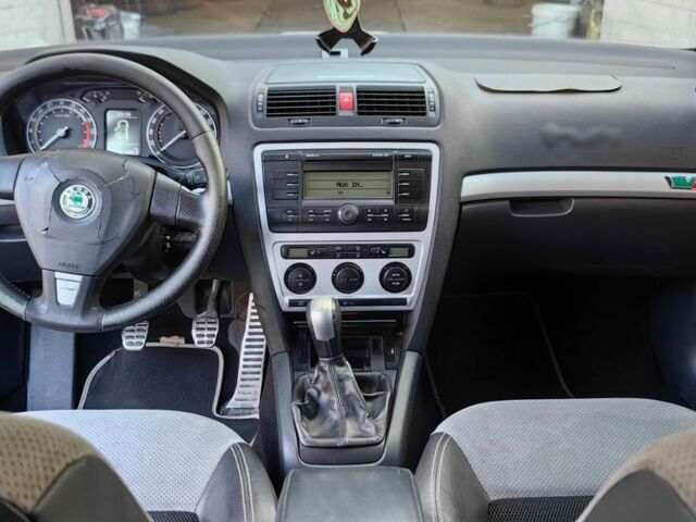 Синий Шкода Октавия, объемом двигателя 2.05 л и пробегом 300 тыс. км за 6500 $, фото 13 на Automoto.ua
