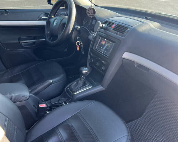 Синий Шкода Октавия, объемом двигателя 1.9 л и пробегом 239 тыс. км за 5700 $, фото 9 на Automoto.ua