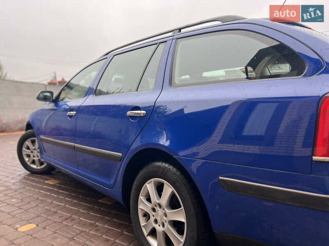 Синий Шкода Октавия, объемом двигателя 1.6 л и пробегом 220 тыс. км за 7200 $, фото 7 на Automoto.ua