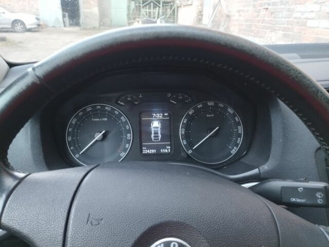 Синий Шкода Октавия, объемом двигателя 1.6 л и пробегом 220 тыс. км за 5800 $, фото 2 на Automoto.ua