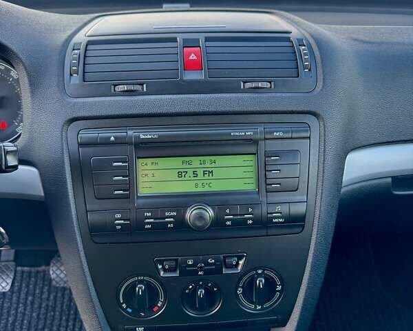 Синий Шкода Октавия, объемом двигателя 1.6 л и пробегом 221 тыс. км за 6250 $, фото 18 на Automoto.ua