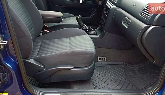 Синий Шкода Октавия, объемом двигателя 1.6 л и пробегом 237 тыс. км за 5250 $, фото 54 на Automoto.ua