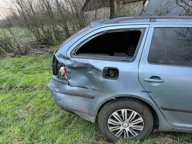 Синий Шкода Октавия, объемом двигателя 1.9 л и пробегом 300 тыс. км за 2500 $, фото 4 на Automoto.ua