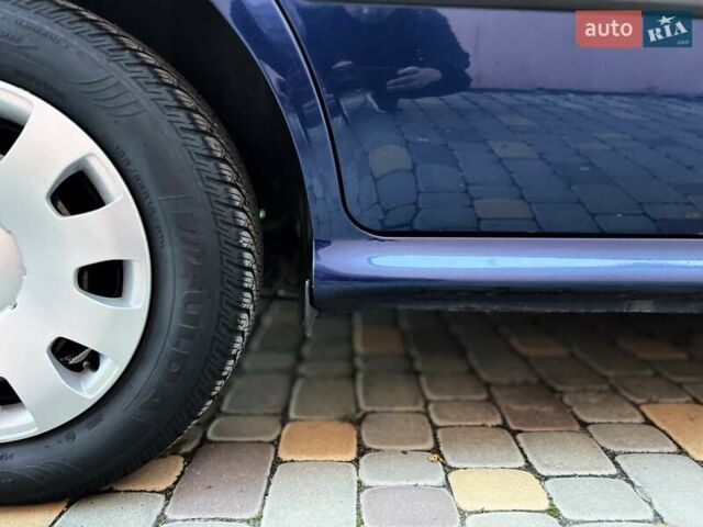 Синий Шкода Октавия, объемом двигателя 1.6 л и пробегом 184 тыс. км за 5450 $, фото 5 на Automoto.ua