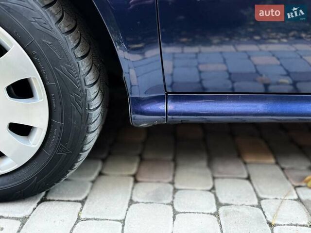 Синий Шкода Октавия, объемом двигателя 1.6 л и пробегом 184 тыс. км за 5450 $, фото 3 на Automoto.ua