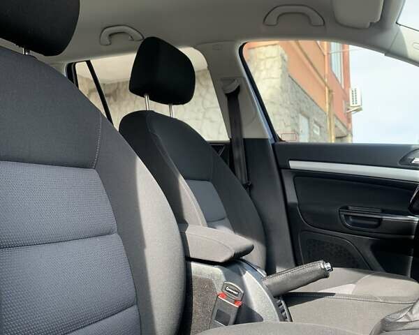 Синий Шкода Октавия, объемом двигателя 1.6 л и пробегом 155 тыс. км за 6850 $, фото 4 на Automoto.ua