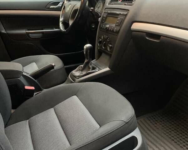 Синий Шкода Октавия, объемом двигателя 1.6 л и пробегом 155 тыс. км за 6850 $, фото 23 на Automoto.ua