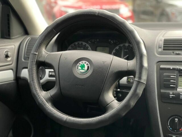 Синій Шкода Октавія, об'ємом двигуна 1.6 л та пробігом 247 тис. км за 6200 $, фото 10 на Automoto.ua