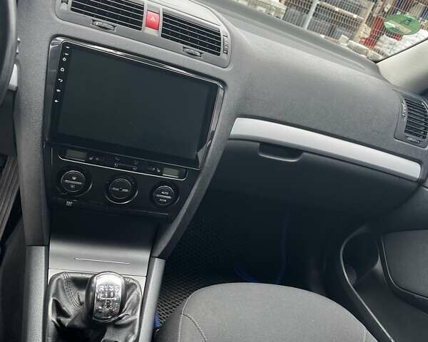 Синий Шкода Октавия, объемом двигателя 1.8 л и пробегом 211 тыс. км за 6900 $, фото 20 на Automoto.ua