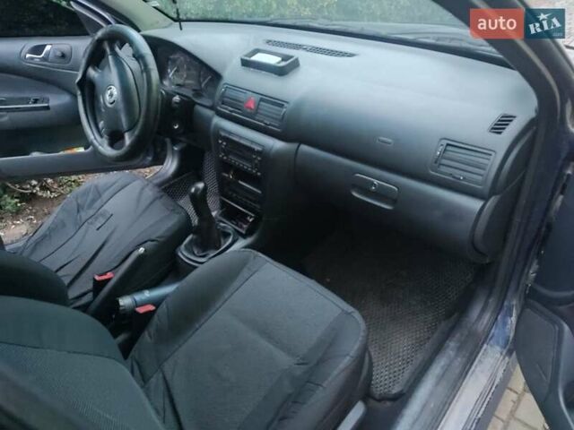 Синий Шкода Октавия, объемом двигателя 1.6 л и пробегом 314 тыс. км за 5990 $, фото 2 на Automoto.ua