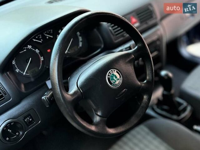 Синий Шкода Октавия, объемом двигателя 1.6 л и пробегом 184 тыс. км за 5450 $, фото 6 на Automoto.ua