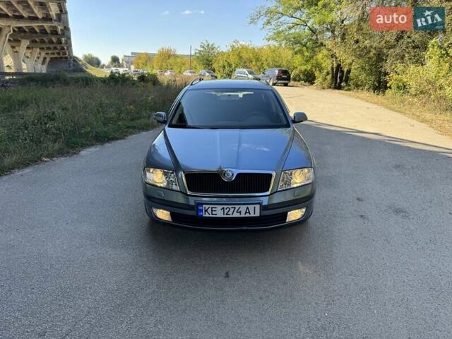Синий Шкода Октавия, объемом двигателя 1.6 л и пробегом 330 тыс. км за 5999 $, фото 1 на Automoto.ua
