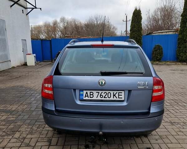 Синий Шкода Октавия, объемом двигателя 1.6 л и пробегом 253 тыс. км за 4600 $, фото 3 на Automoto.ua