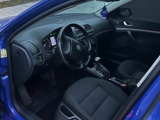 Синий Шкода Октавия, объемом двигателя 2 л и пробегом 281 тыс. км за 3399 $, фото 12 на Automoto.ua