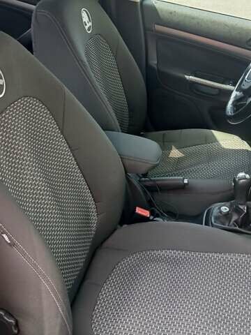 Синий Шкода Октавия, объемом двигателя 1.9 л и пробегом 276 тыс. км за 6500 $, фото 5 на Automoto.ua