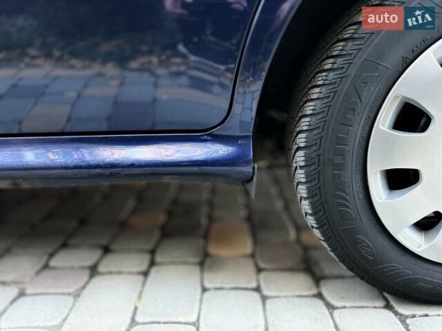 Синий Шкода Октавия, объемом двигателя 1.6 л и пробегом 184 тыс. км за 5450 $, фото 2 на Automoto.ua